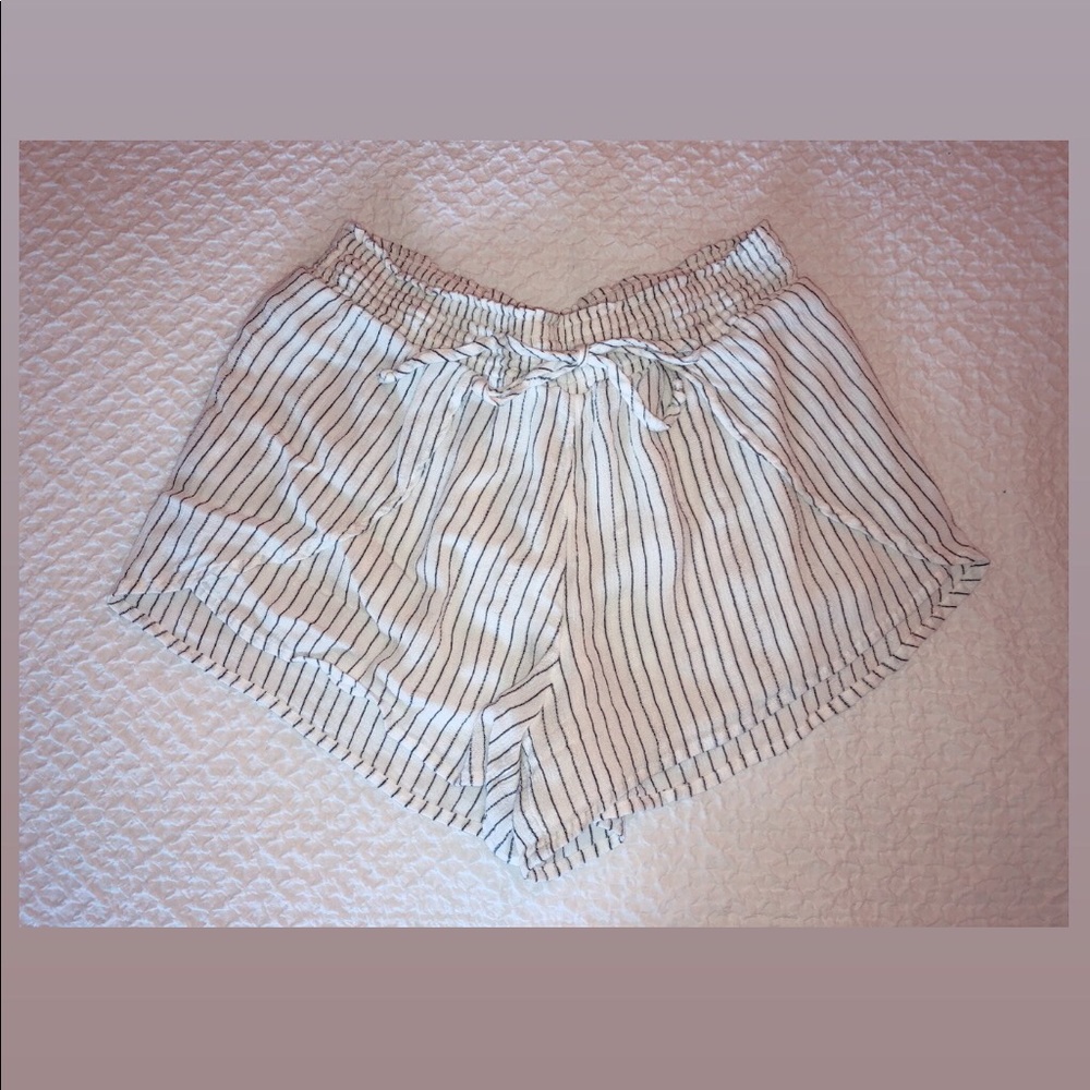American Eagle flowy shorts